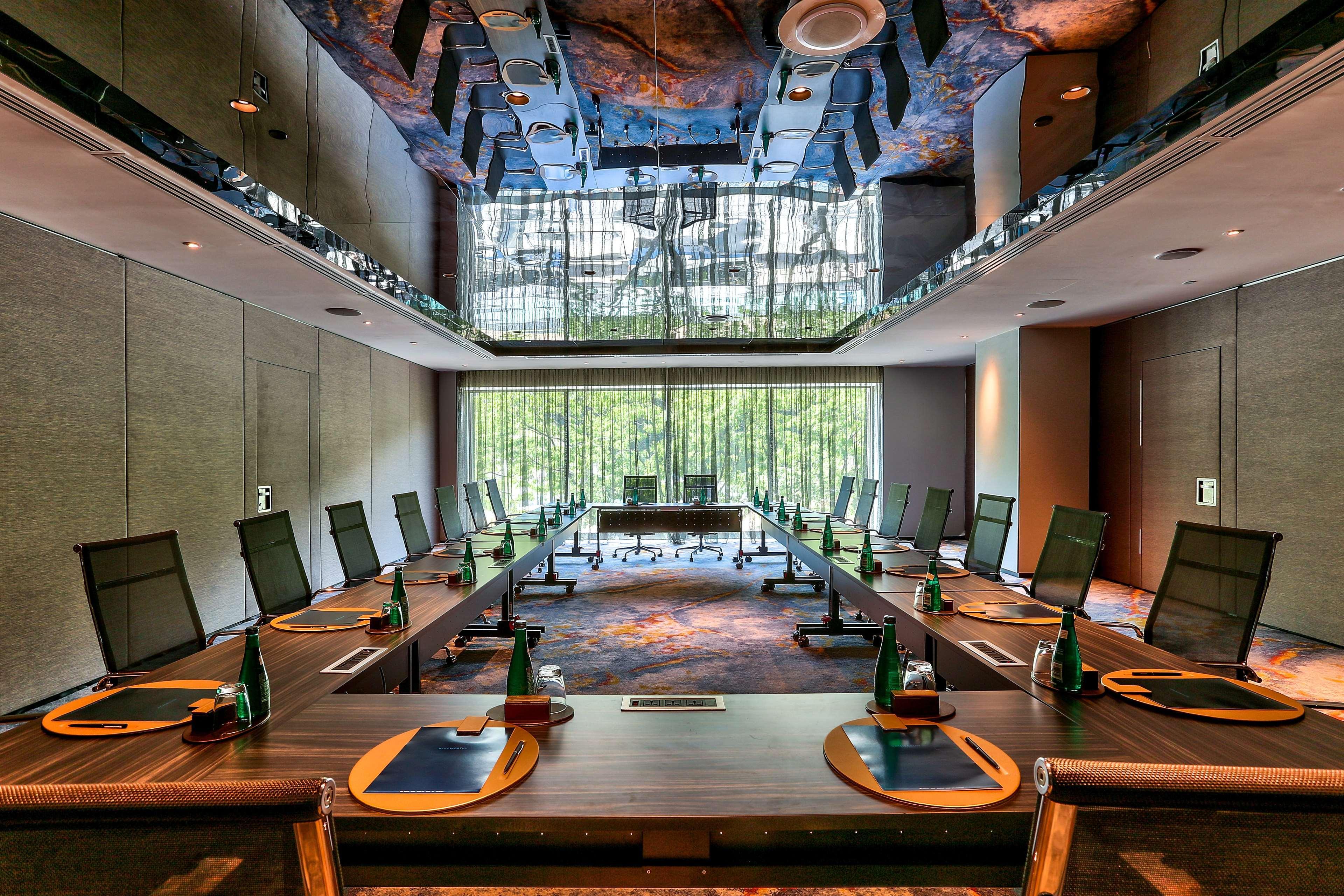 Hilton Kota Kinabalu Exterior foto Meeting room at the Mandarin Oriental, Munich
