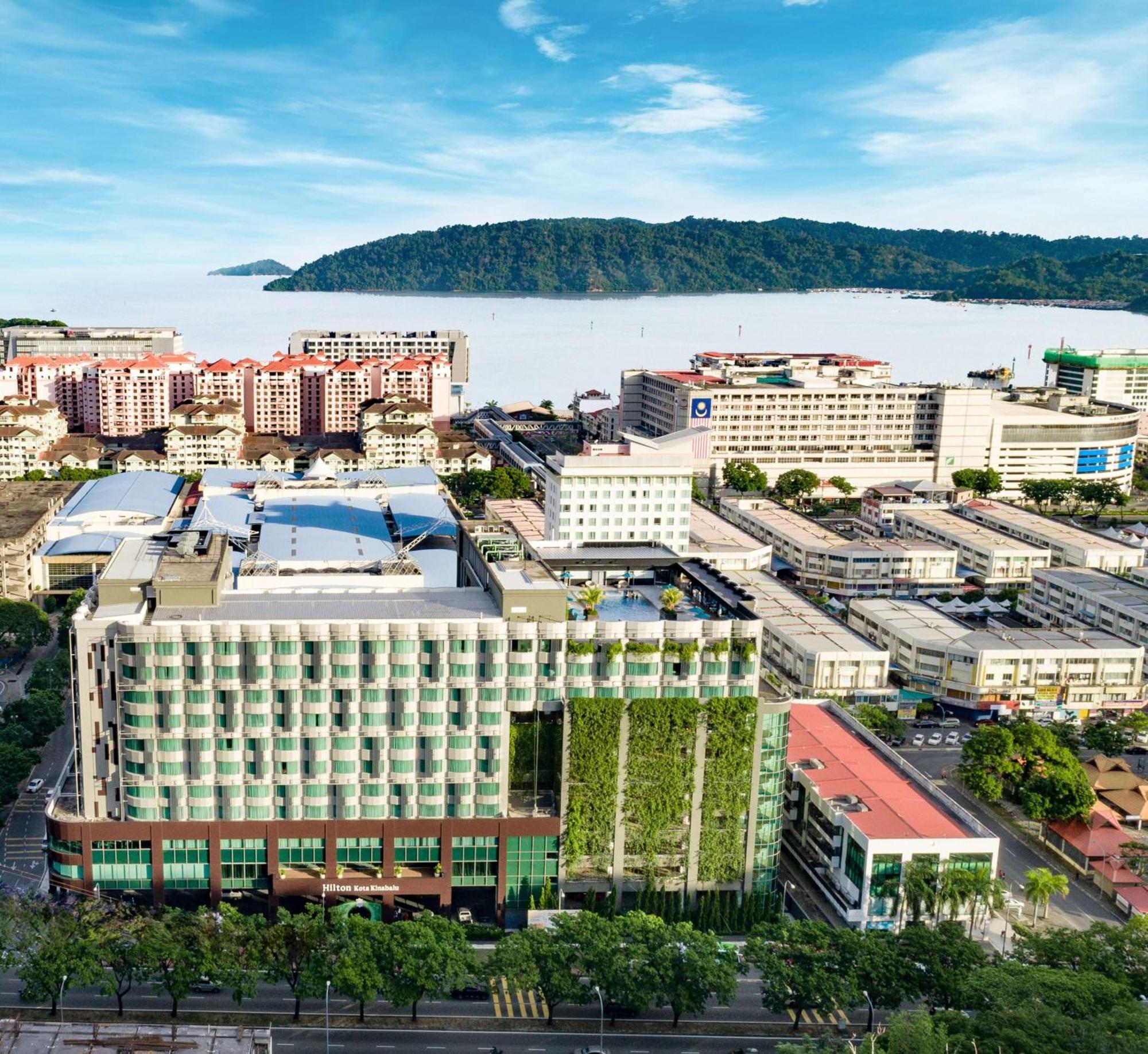 Hilton Kota Kinabalu Exterior foto Aerial view of the hospital